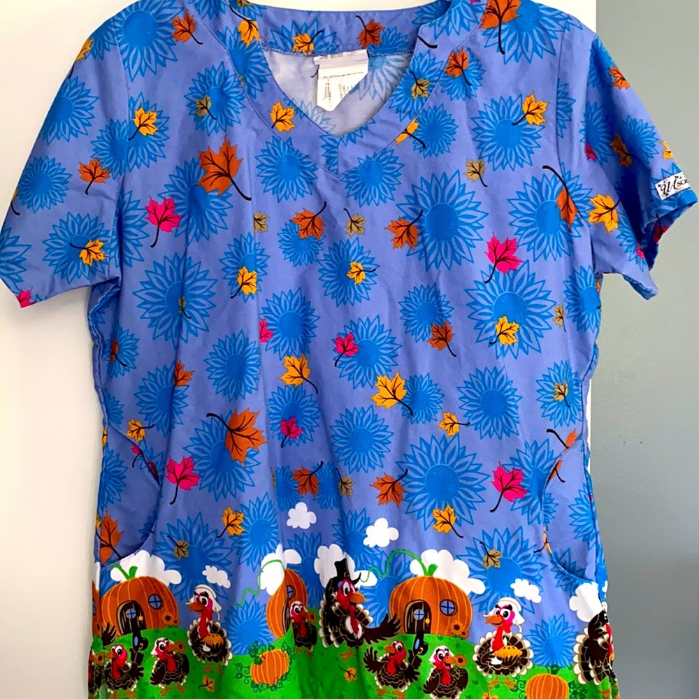 Fitted scrub top: Fall/Thanksgiving themed